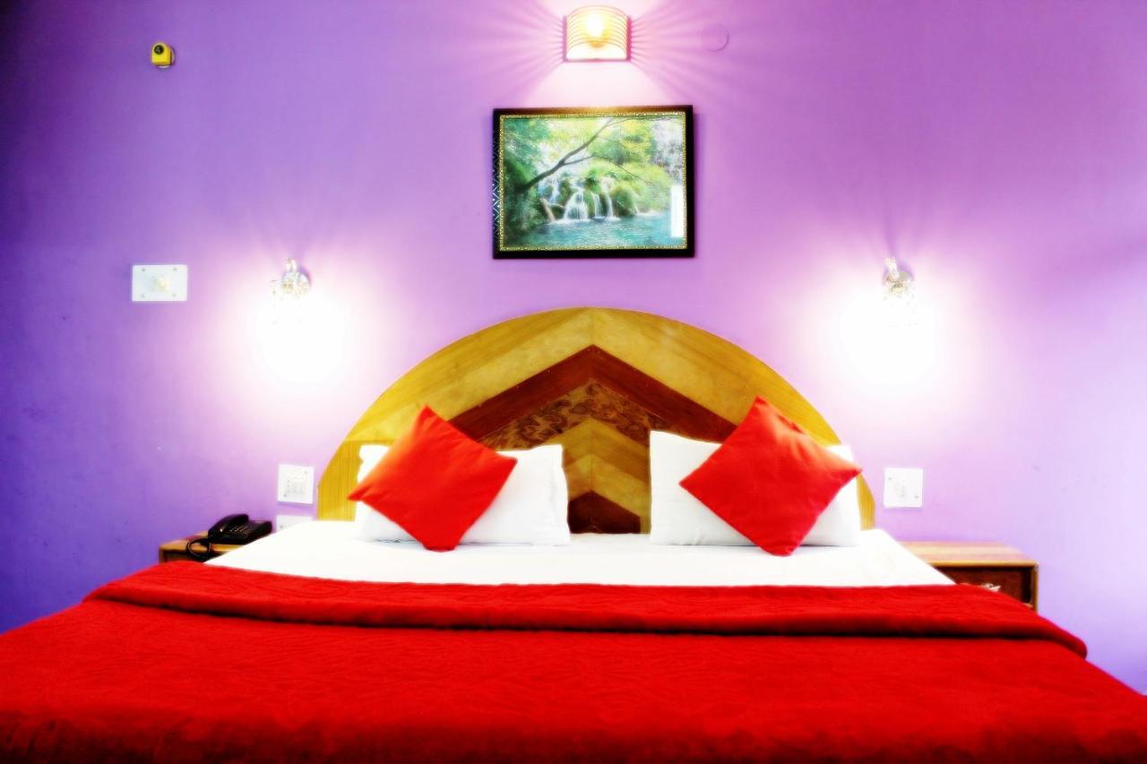 Hotel Ocean Inn Manāli Екстериор снимка