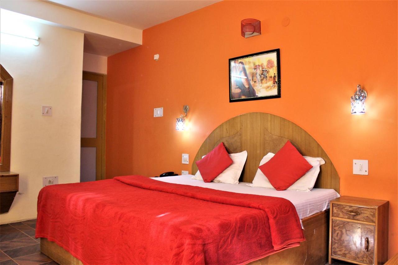 Hotel Ocean Inn Manāli Екстериор снимка